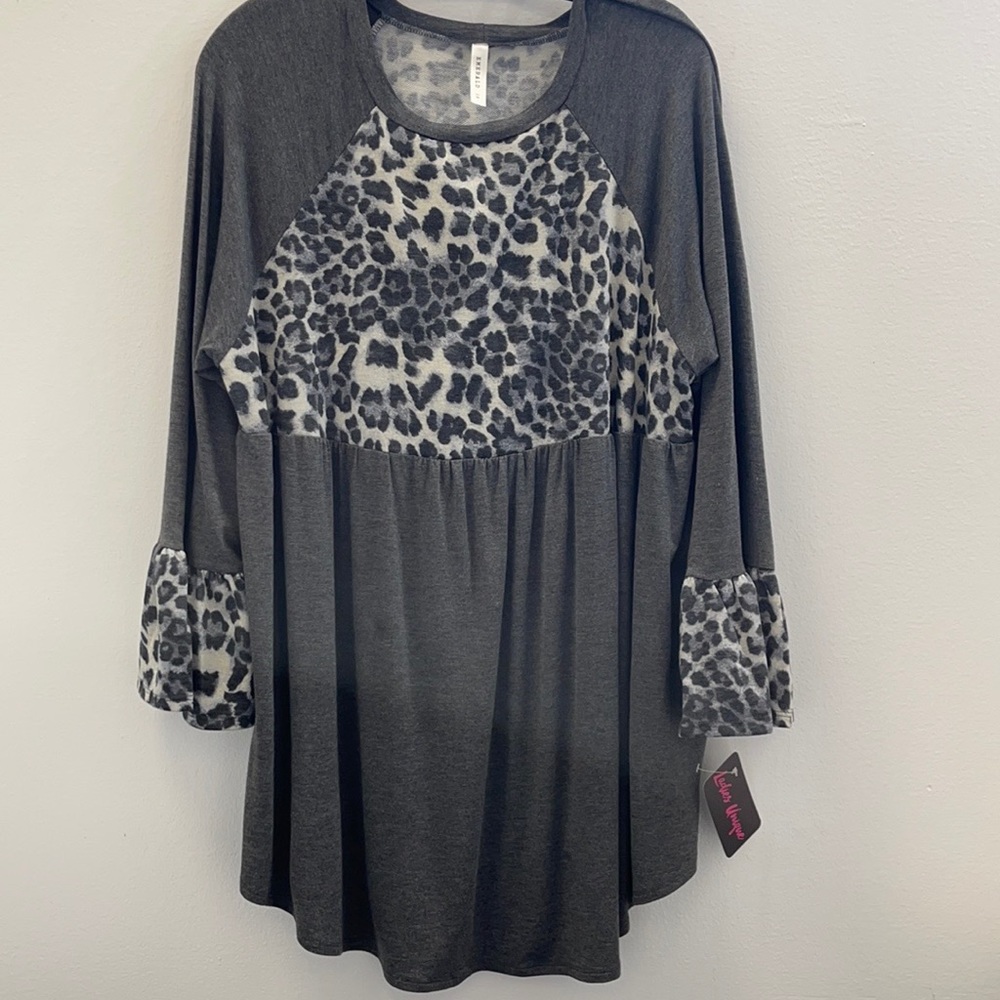 🎊3 For $30🎊 NWOT PLUS Animal Tunic